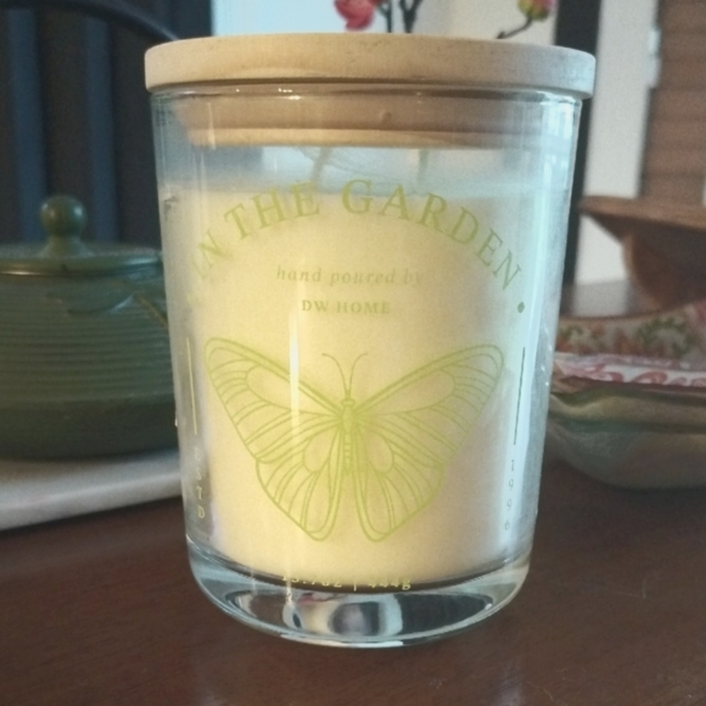 DW Home White Candle " In The Garden" NWOT
